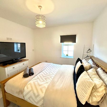 Luxury Countryside Stay - Waters Upton, تيلفورد المظهر الخارجي الصورة