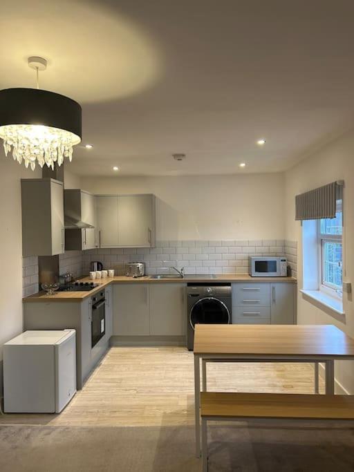 Luxury Countryside Stay - Waters Upton, تيلفورد المظهر الخارجي الصورة