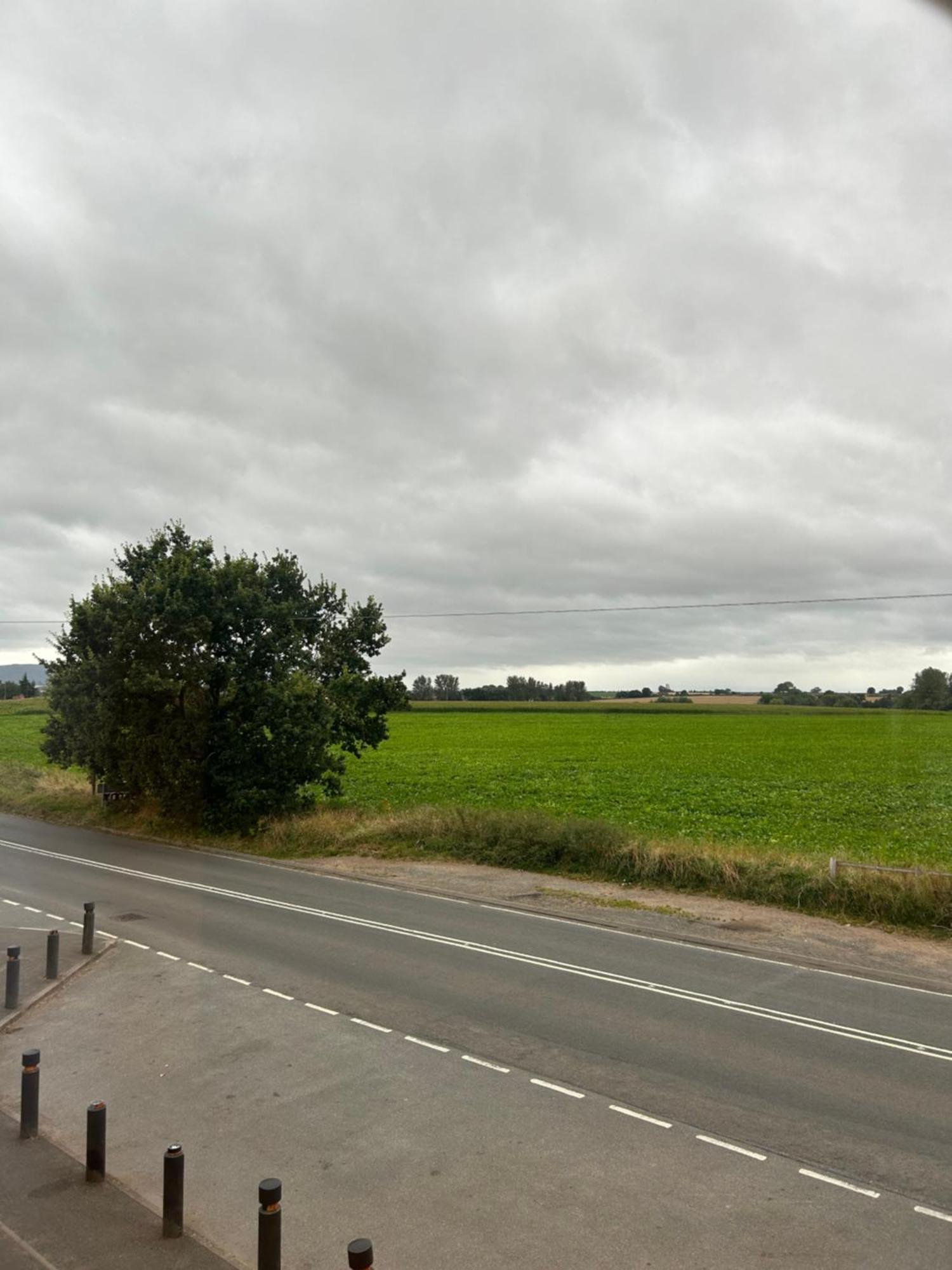 Luxury Countryside Stay - Waters Upton, تيلفورد المظهر الخارجي الصورة