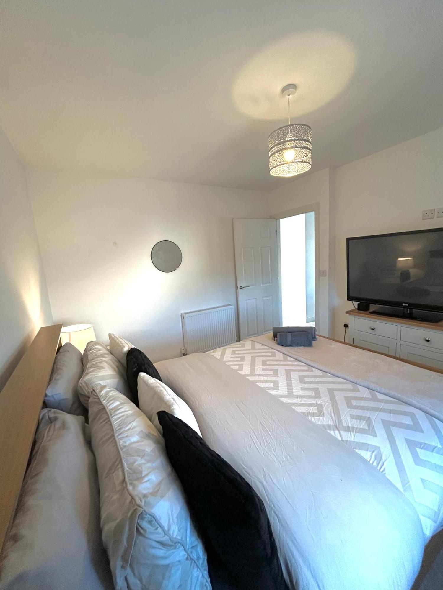 Luxury Countryside Stay - Waters Upton, تيلفورد المظهر الخارجي الصورة