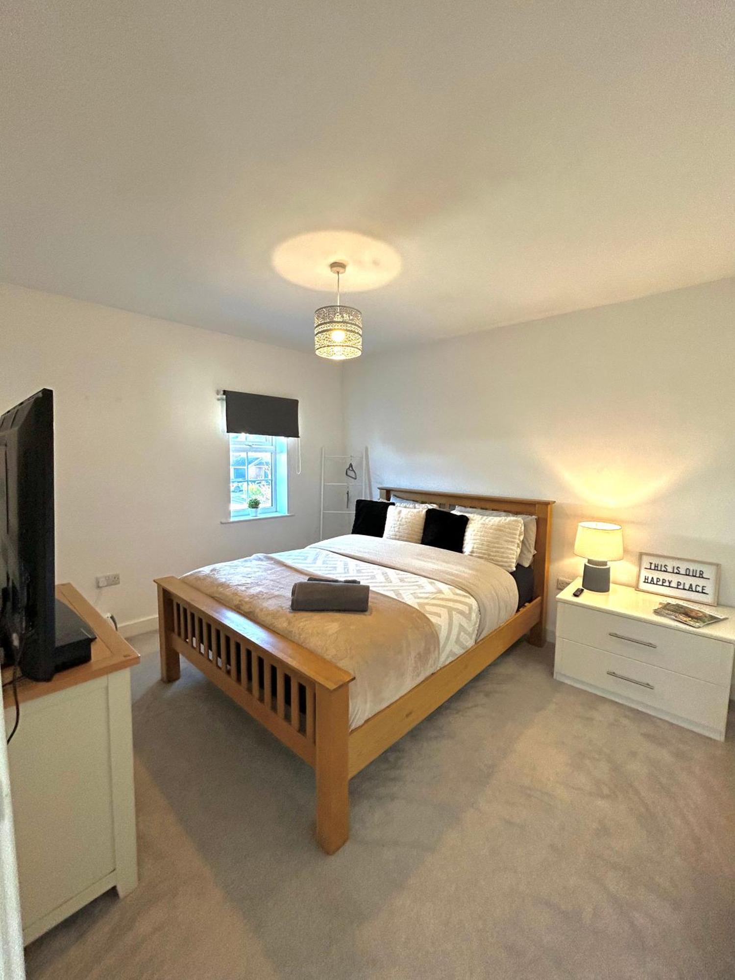 Luxury Countryside Stay - Waters Upton, تيلفورد المظهر الخارجي الصورة